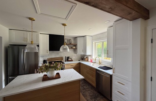 Rideau Lakes House | Newly renovated lakeside retreat on Bass Lake