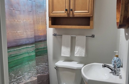 Oakwood Village House | Newly renovated suite, centrally located with full kitchen