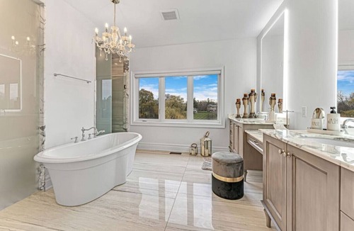 King City House | NGTA - 49 Lavender Valley Rd (4B) · Luxurious Home in King City w/ High End Furnishing