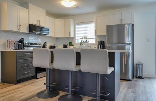 Niagara Falls House | Niagara Falls Getaway!