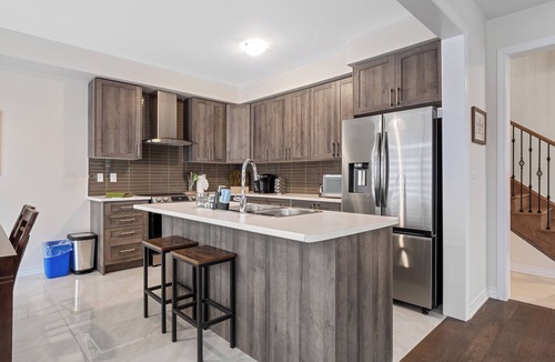 Thorold House | Niagara Getaway: 4 BDR Mins from Falls & Wineries