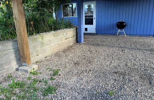 Salmon Arm House | Nice 2-bedroom walk-in lower suite in Salmon Arm. Private parking and yard.
