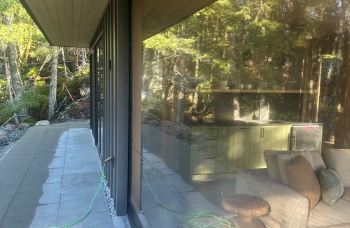 Bowen Island Cabin | Nine Horizons Sunny Westside Forests and Oceans views. Super Private and Spa.