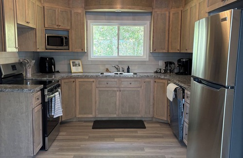 Clare Cottage | Noah’s private three bedroom lakefront cottage.