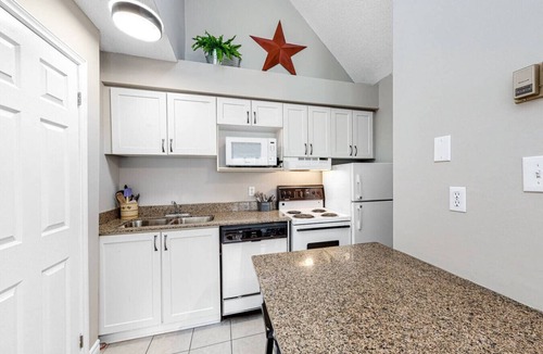 Craigleith Condo | North Creek Nest at BM with Pool, Hot Tub, Tennis