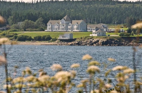 Louisbourg House | North Star Beach Suites