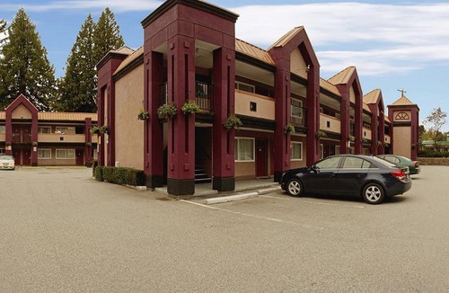 Pemberton Heights Hotel | North Vancouver Hotel