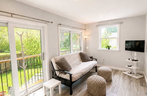 Markdale Apartment | Northern Nest Studio with Patio and BBQ