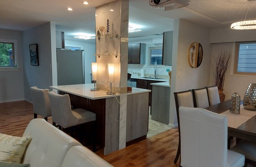 Canyon Heights House | NorthVAN Nature Living Home, 5min to town, beach, suspension bridge, river ,hike