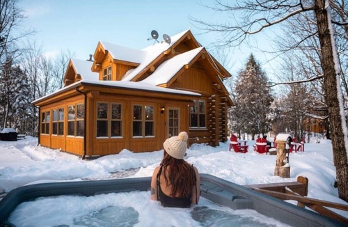 Fiddler Lake Resort Ski Chalet | Nyctale Private Hot Tub & Sauna, Pool, Kayak & Lake