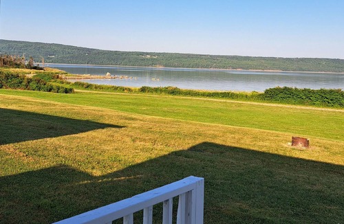 Troy Cottage | Ocean front cottage on ceilidh trail. 5 min to Port Hawkesbury.