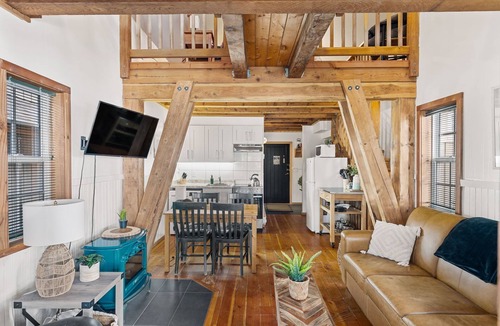 Ucluelet Cabin | Ocean Views from 2 Decks! Beachfront ⎮ Amphitrite