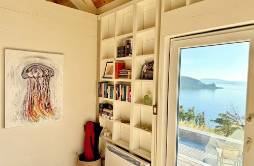 Chimney Corner Cottage | Oceanfront Cottage with Stunning Views 2 min. to Beach, near Cabot Trail & Park