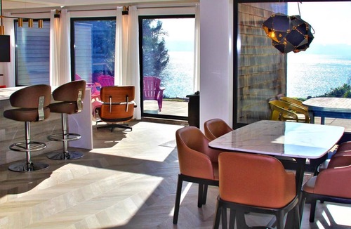 Otter Point Cottage | Oceanfront Cottage: Where Natural Beauty Meets Modern Comfort