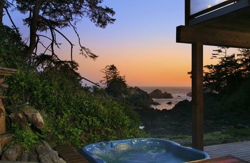 Ucluelet House | OCEANFRONT PROPERTY - Black Rock Beach House