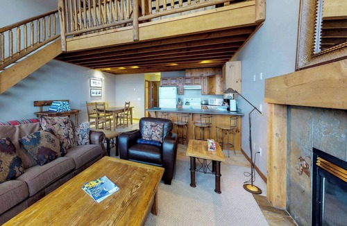 Snow Pine Estates Condo | Okanagan - Arolla Chalet D
