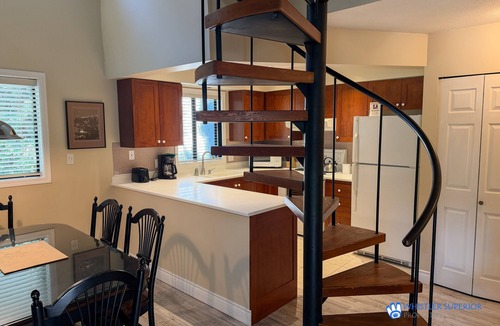 Upper Village Condo | On Blackcomb Mountain - Balcony w/BBQ, Common Rooftop Hot Tub, Free Parking