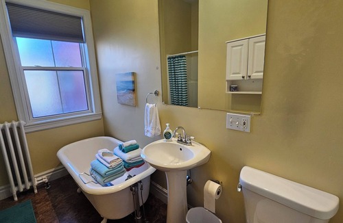 Queens Square Apartment | One Bedroom Sparkler in Charlottetown Historic District