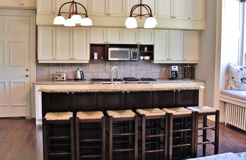 Kingston Apartment | One of a Kind Luxury Suite with Grand Patio Oasis
