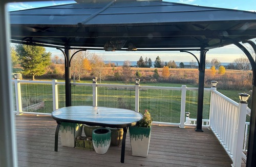 Colborne House | one suit share kitchen, dining room, leaving room, with AC in Colborne