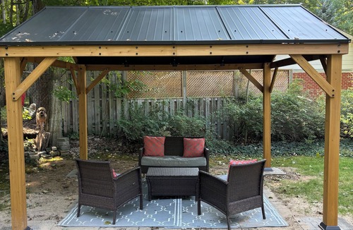 Sauble Beach Cottage | Only Aug 22-29 LEFT this Summer! Sauble Beach Cottage– 10 Min Walk to the Beach