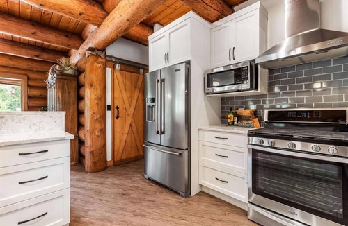 Kent Ski Chalet | Opulent Oaks Chalet