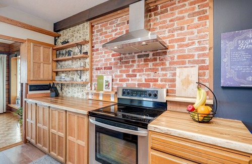 Otter Point House | Orca Point Beachfront Suite: Enjoy Your Private Beach Seconds Outside Your Door!