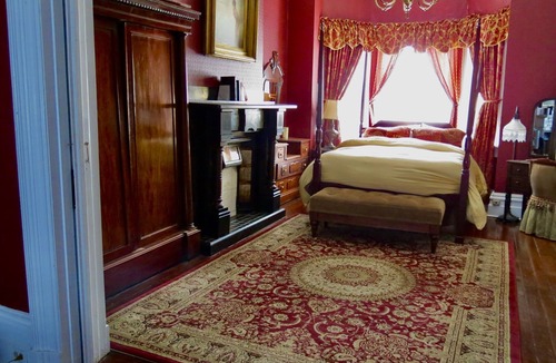 Downtown St. John's Bed & Breakfast | Outstanding downtown and harbour views. Breakfast Included May 1 to October 15th