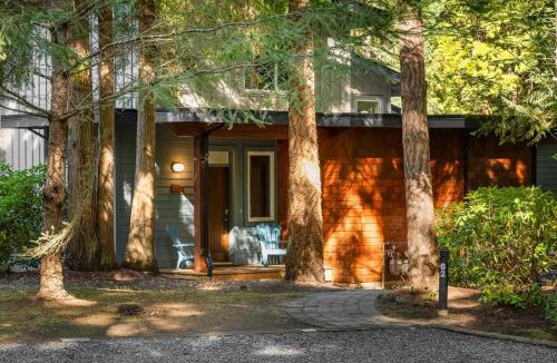 Regional District of Nanaimo House | Pacific Forest Beach House