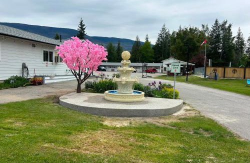 Sicamous Hotel | Paradise Motel