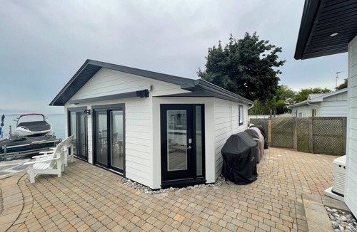 South Glengarry Cottage | Paul’s Waterfront Haven Guest house add-on to primary rental.
