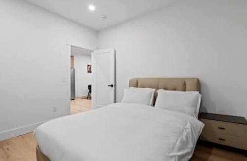 Banff Trail House | "Pavia" Suite, Private Entry, Short Walk to U of C