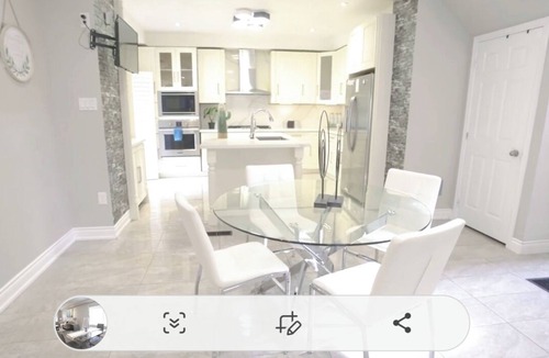 West Hill House | Peace full area luxury house 5 minute to all access Beach, shopping center, zoo