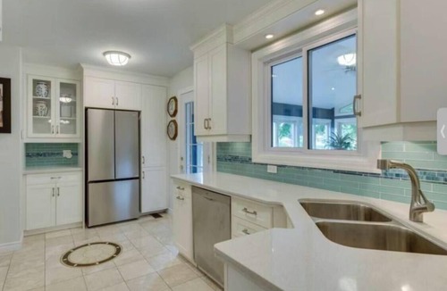 Grimsby House | Peaceful Lakeside Escape Trails & Parks Nearby