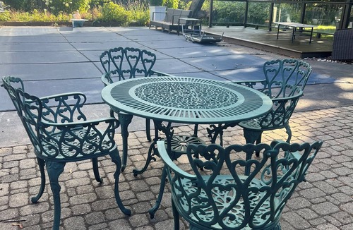 Grimsby House | Peaceful Lakeside Escape Trails & Parks Nearby