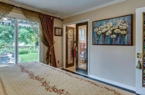 Grimsby House | Peaceful Lakeside Escape Trails & Parks Nearby