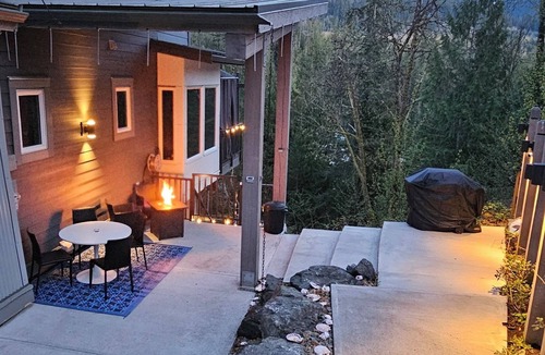 Sardis Apartment | Peaceful River Guest Suite - Forests, Mountains, Hiking, River, Fishing