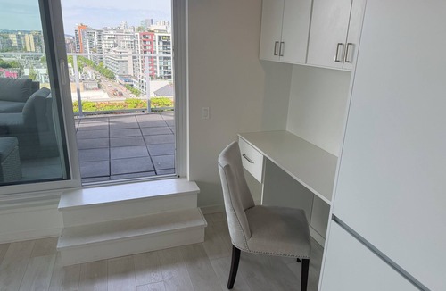 Mount Pleasant Condo | Penthouse Level stunning 3 BR, 2 full bathroom, huge terrace with panoramic view