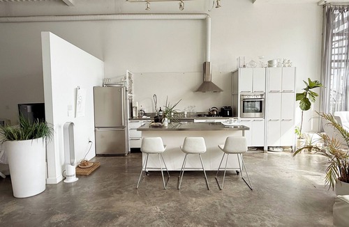 Gastown Condo | Penthouse loft with deck, rooftop and fireplace in historic Gastown, Vancouver.