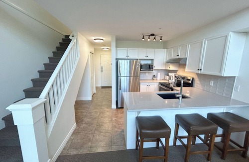 Quail Ridge Apartment | Penthouse Suite on Golf Course- 308