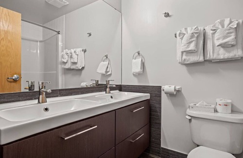 Teepee Town Apartment | Perfect Canmore Getaway for 4 + Exclusive Savings!