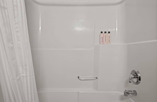 Teepee Town Apartment | Perfect Canmore Getaway for 4 + Exclusive Savings!