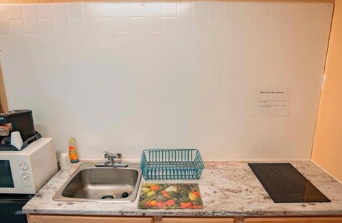 Sarnia Hotel | Perfect for travellers and workers. Pay for home and get hotel experience.
