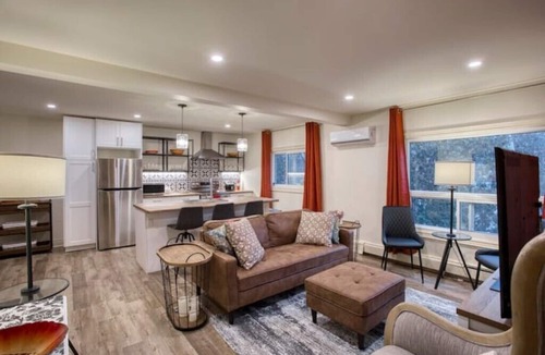 Lincoln House | Perfect Getaway in Niagara Benchlands Wine Country