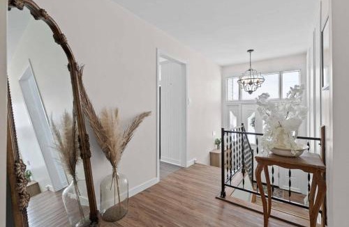 Cornwall House | Perfect Group Stay in Cornwall 3 Bedroom and Theater Room