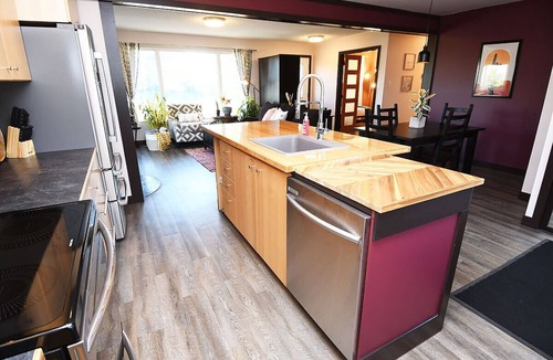 Pincher Creek House | Pet Friendly 3 Bedroom, Close to the mountains!