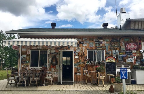 Tagish Cabin | Pet-Friendly Bed and Breakfast Suite on the Tagish River in Tagish, Yukon