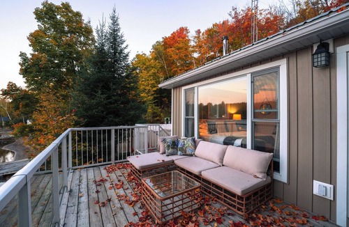 Catchacoma Cottage | Pet Friendly Cabin in the Kawarthas on the Lake