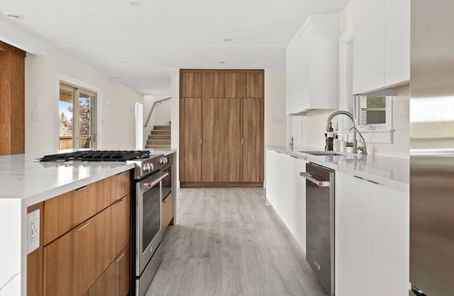 Big Lake House | Pet-friendly Lakefront Home w/Sauna. Close to Peggy's Cove, 40 Mins to Halifax.