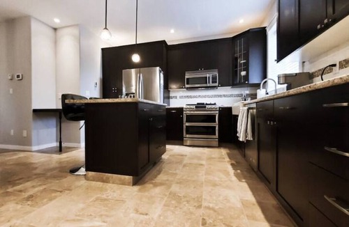 Prince George House | Pet-friendly, Spacious & Comfortable 4bedroom home— Stay in the heart of P.G.